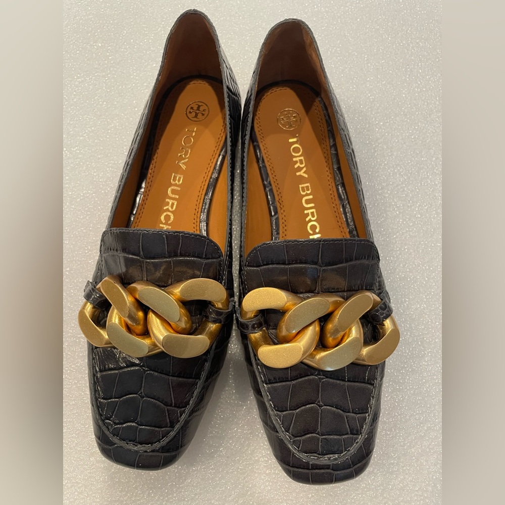 Tory Burch RUBY CHAIN LOAFER - Slip-ons Grey Croc -Sz 5  MSRP $328 - Picture 3 of 16